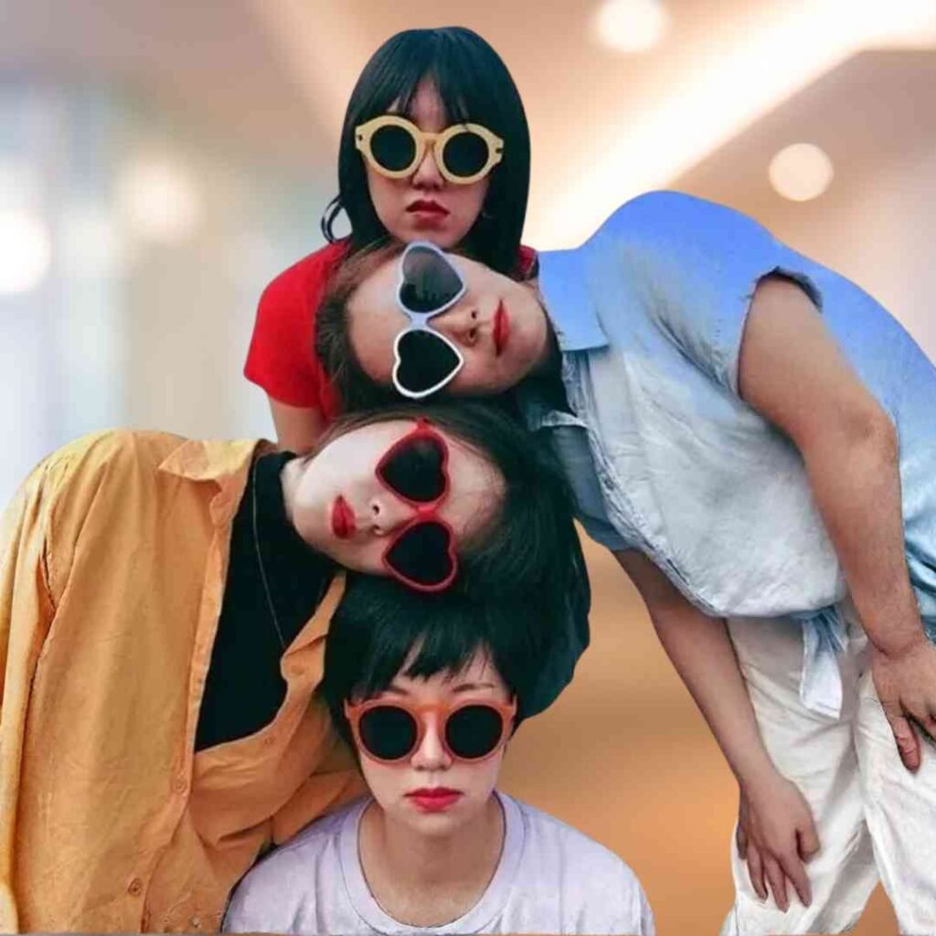 Friends group photo DP 