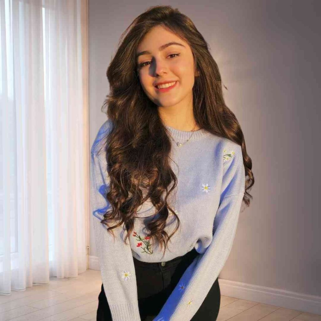 Real simple girl images for WhatsApp