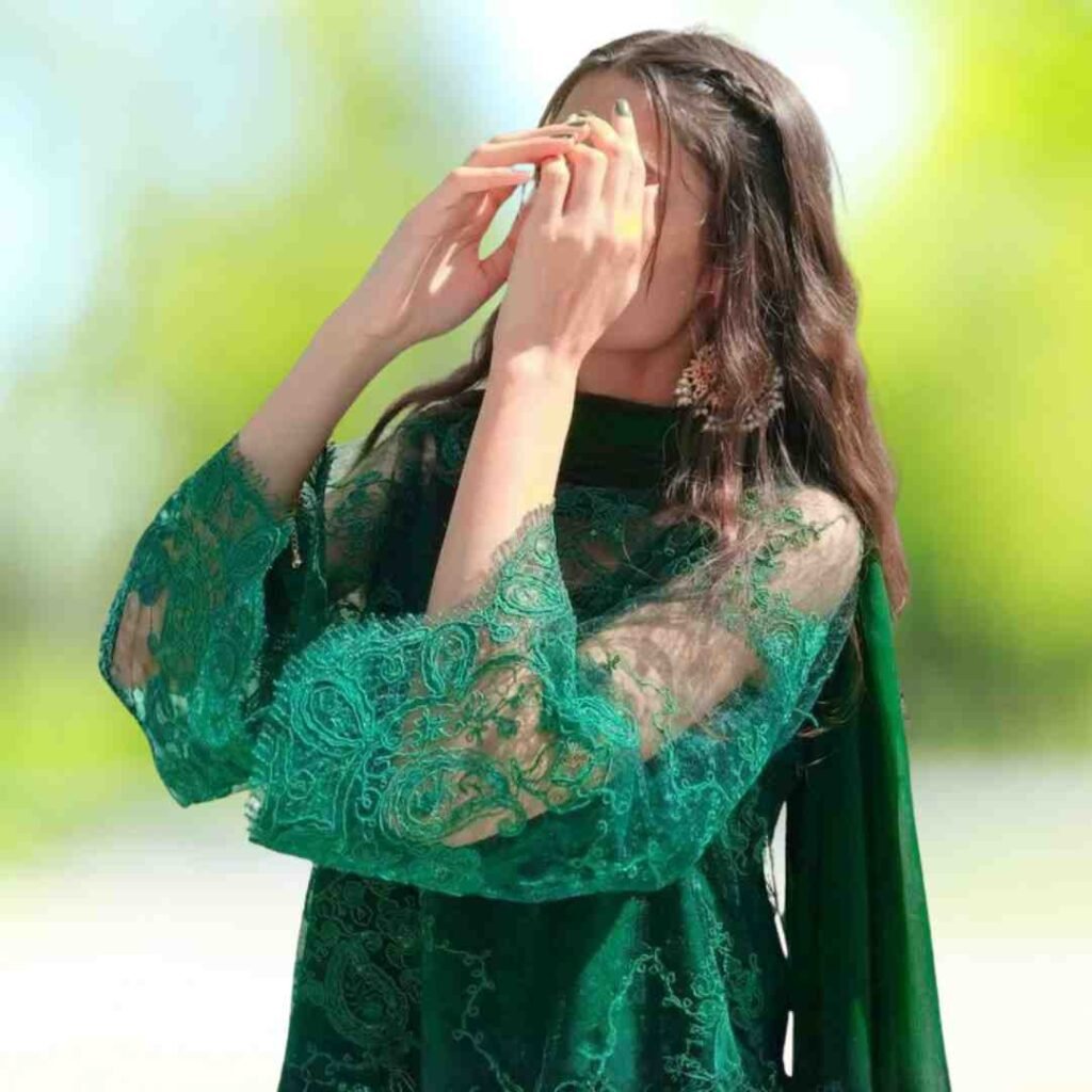 Facebook DP Girl Pics