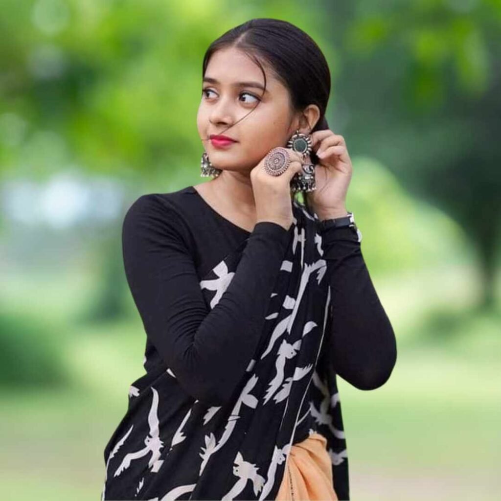 Facebook DP Girl Photos