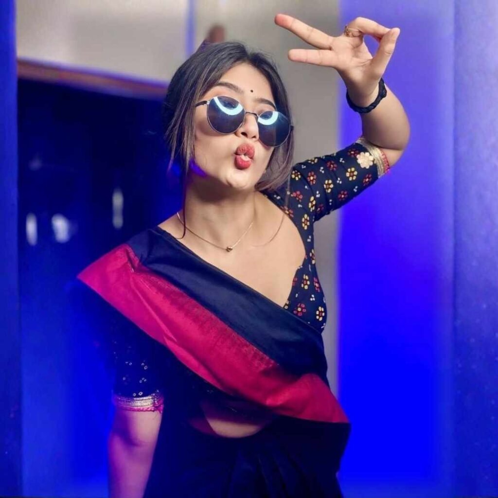 Facebook DP Girl Photos