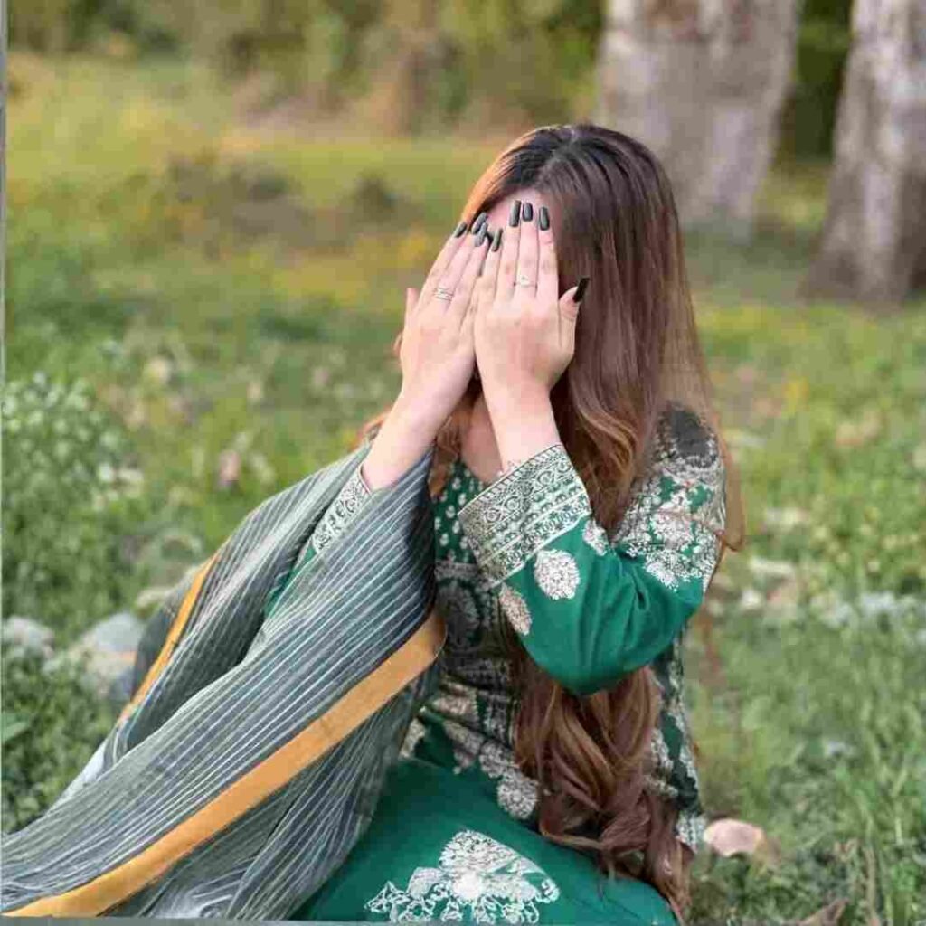 Girl Styli Pic DP for WhatsApp