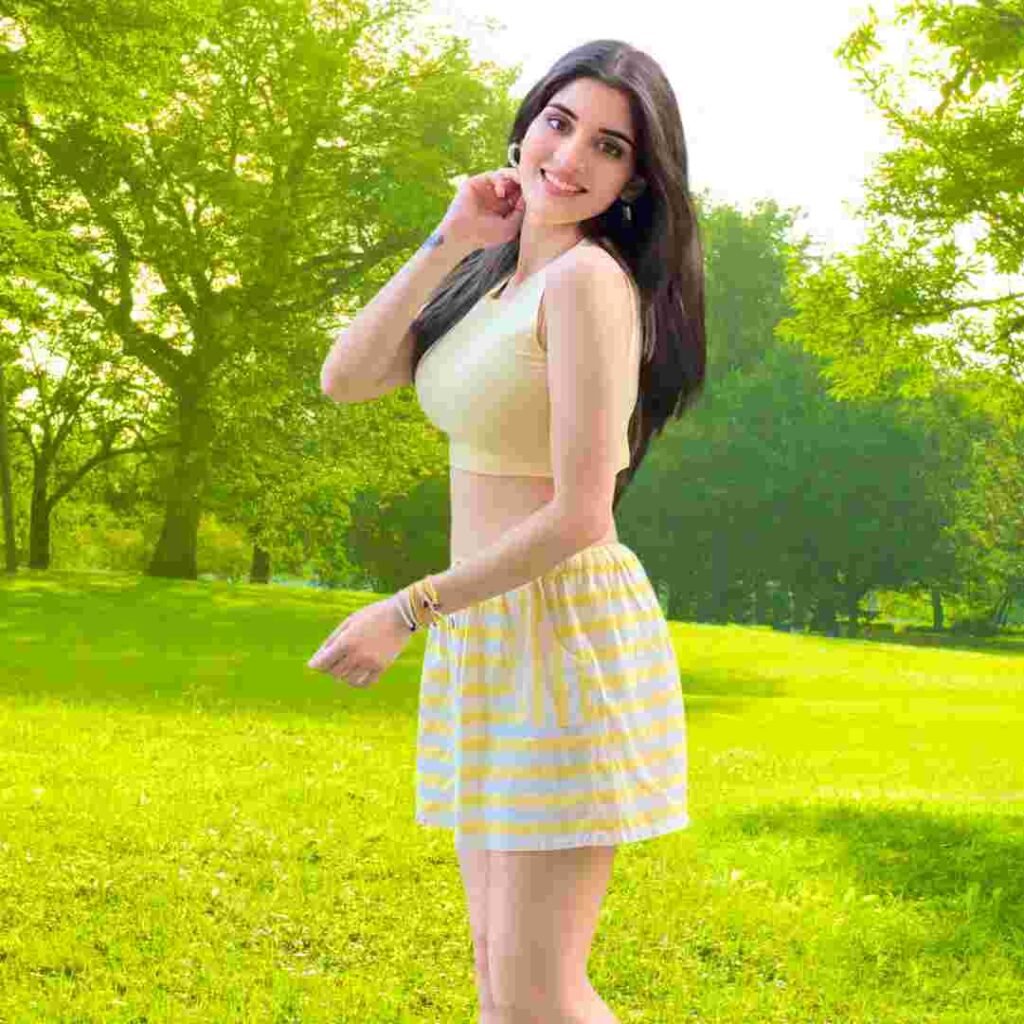 Hot Girl DP for WhatsApp