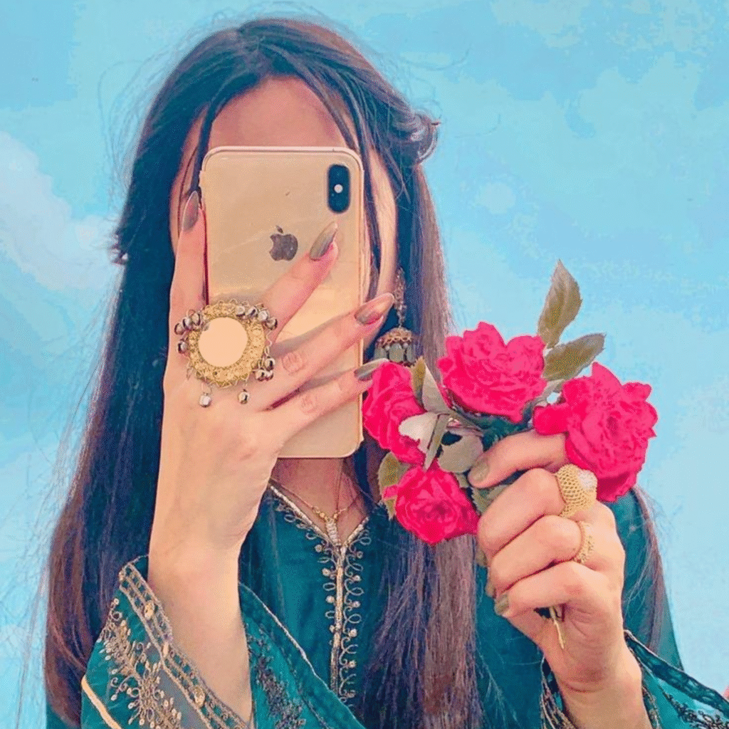 Selfie Girl Photo DP Instagram face