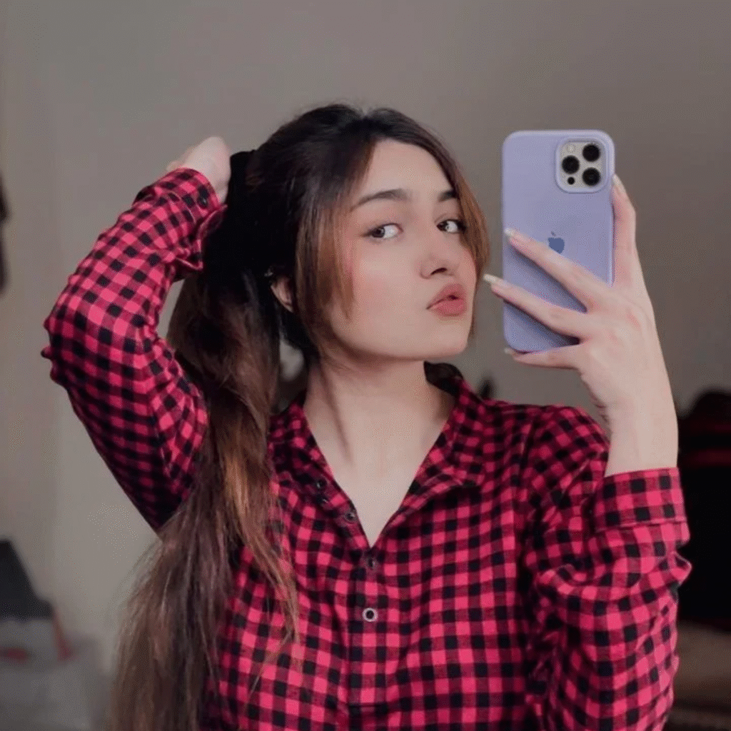 Selfie Girl Photo DP Instagram face