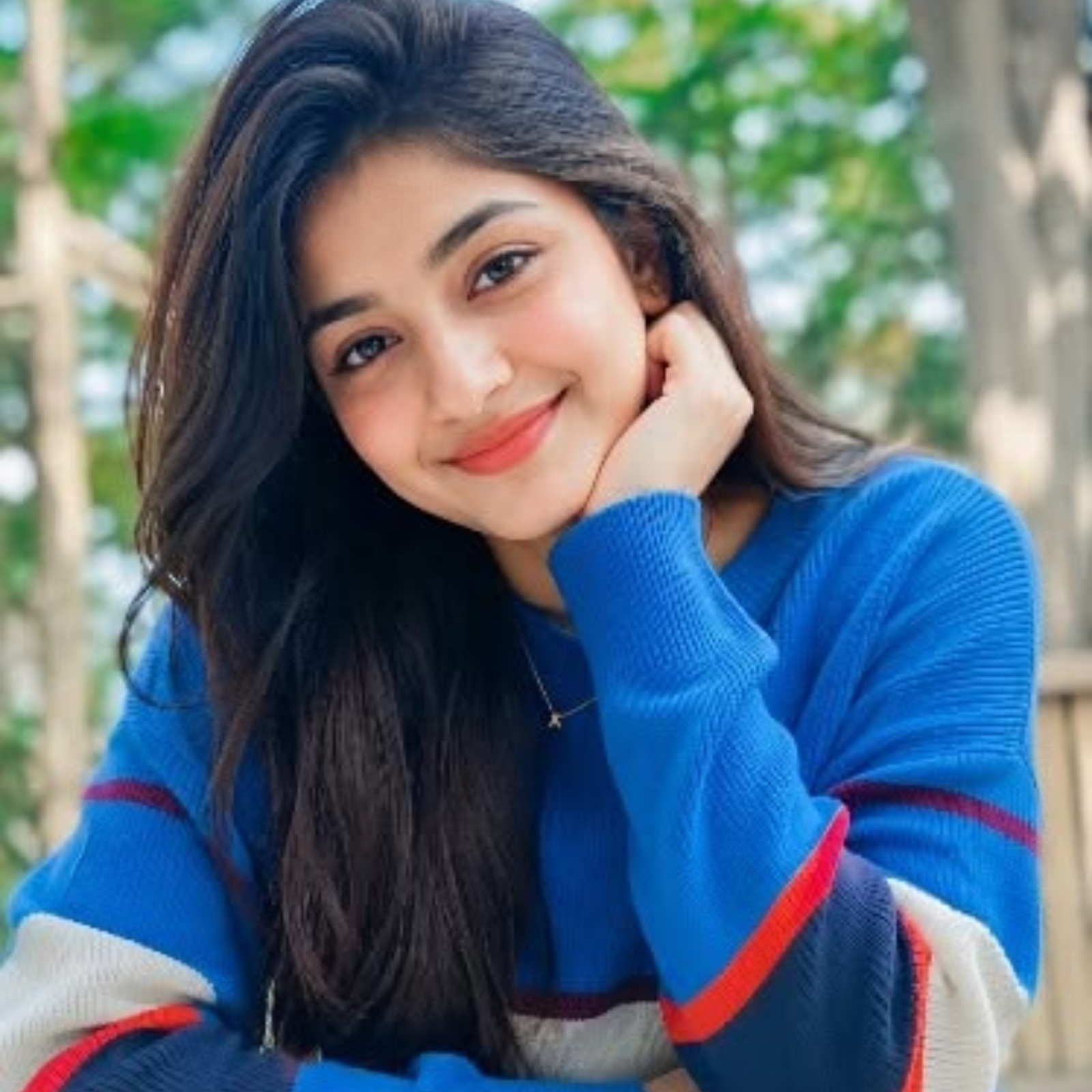 Girl Single WhatsApp DP
