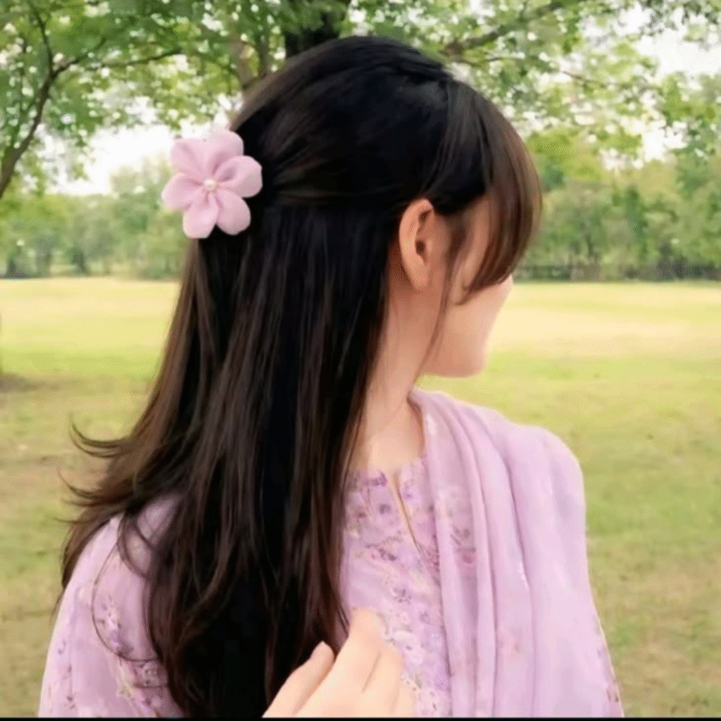 Cute Hidden DP Instagram Girl