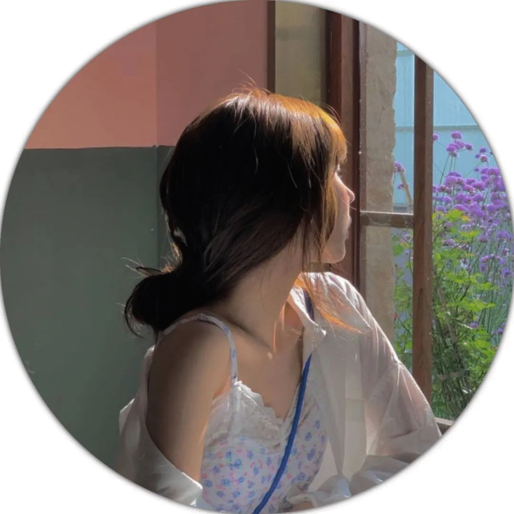Cute Hidden DP Instagram Girl