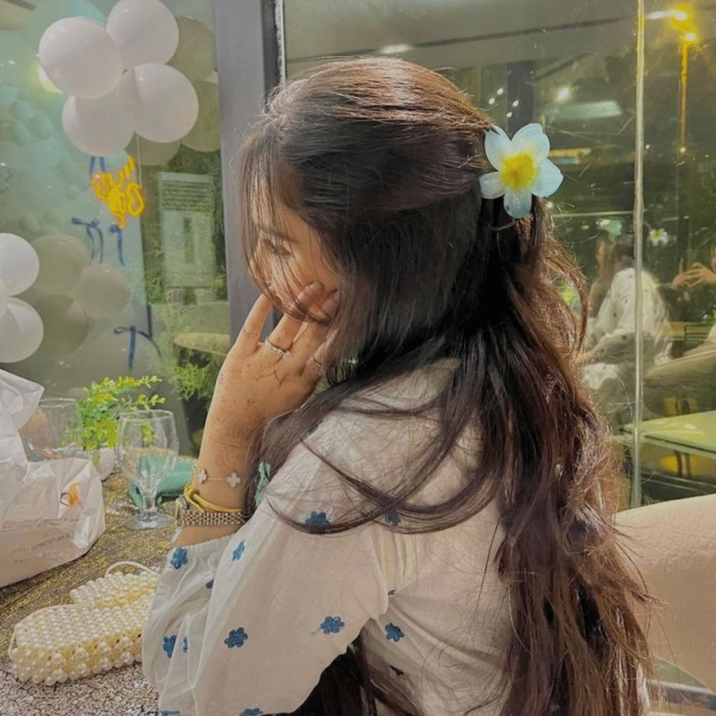 Stylish Hidden DP Instagram Girl