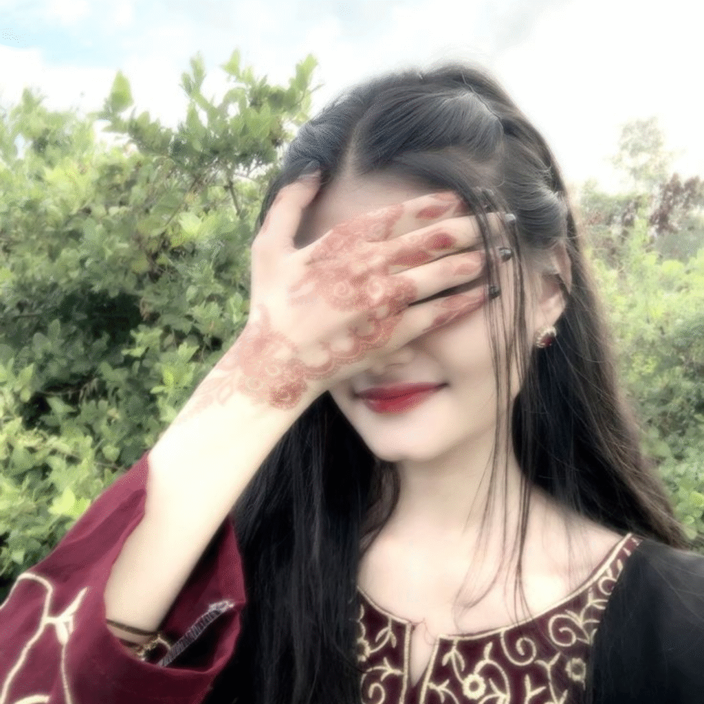Hidden Face Insta DP Girl